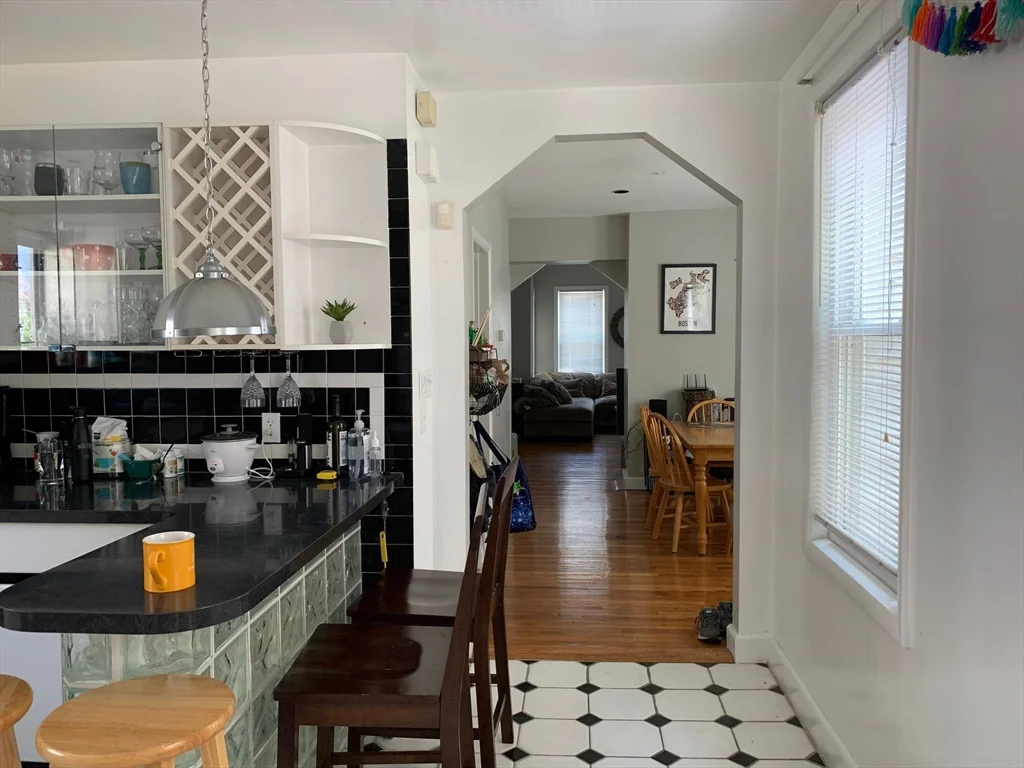 4 bed, 2 bath apartment for rent at 13 Dodge Unit 1, Riverside — photo 6 of 17