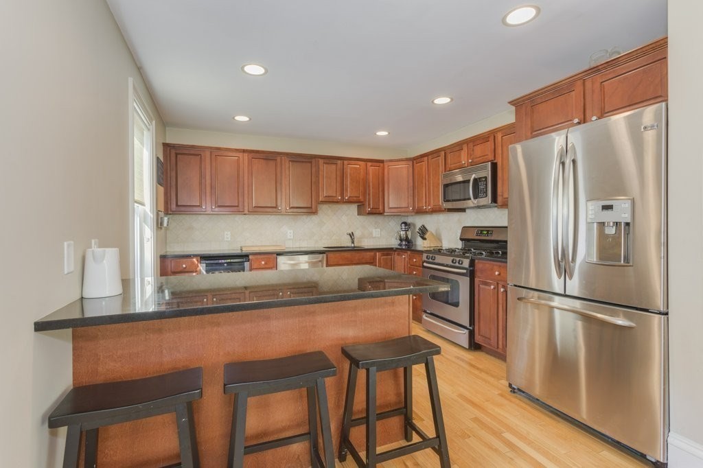 3 bed, 2 bath apartment for rent at 13 Downer Ct Unit 13, Dorchester — photo 3 of 23
