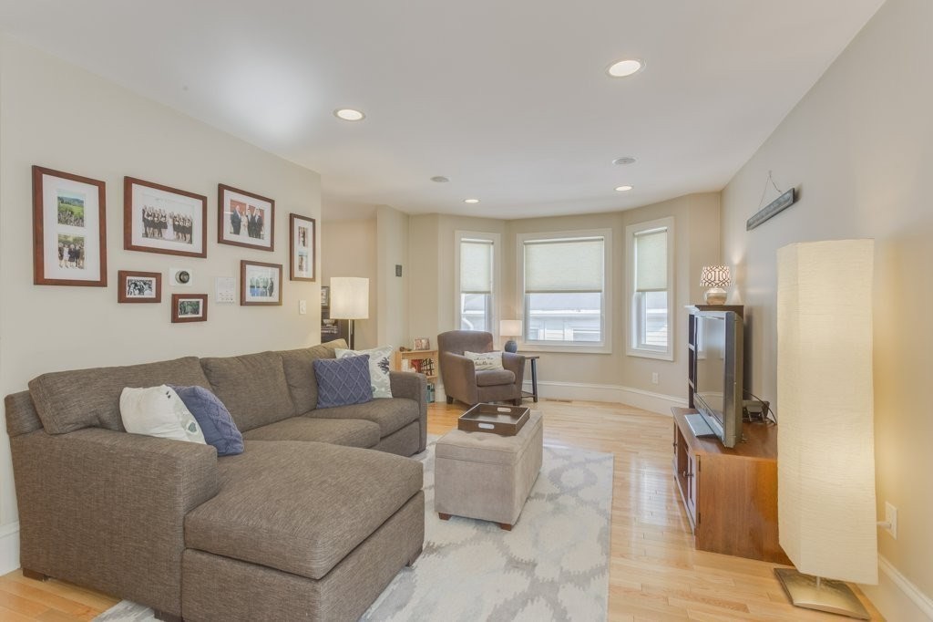 3 bed, 2 bath apartment for rent at 13 Downer Ct Unit 13, Dorchester — photo 8 of 23