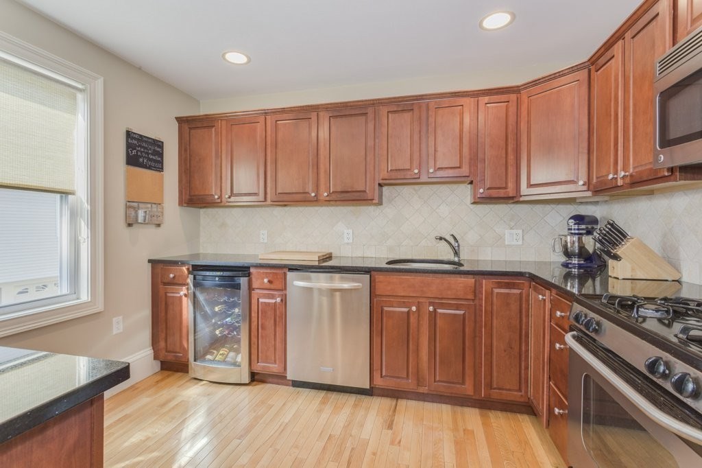 3 bed, 2 bath apartment for rent at 13 Downer Ct Unit 13, Dorchester — photo 2 of 23
