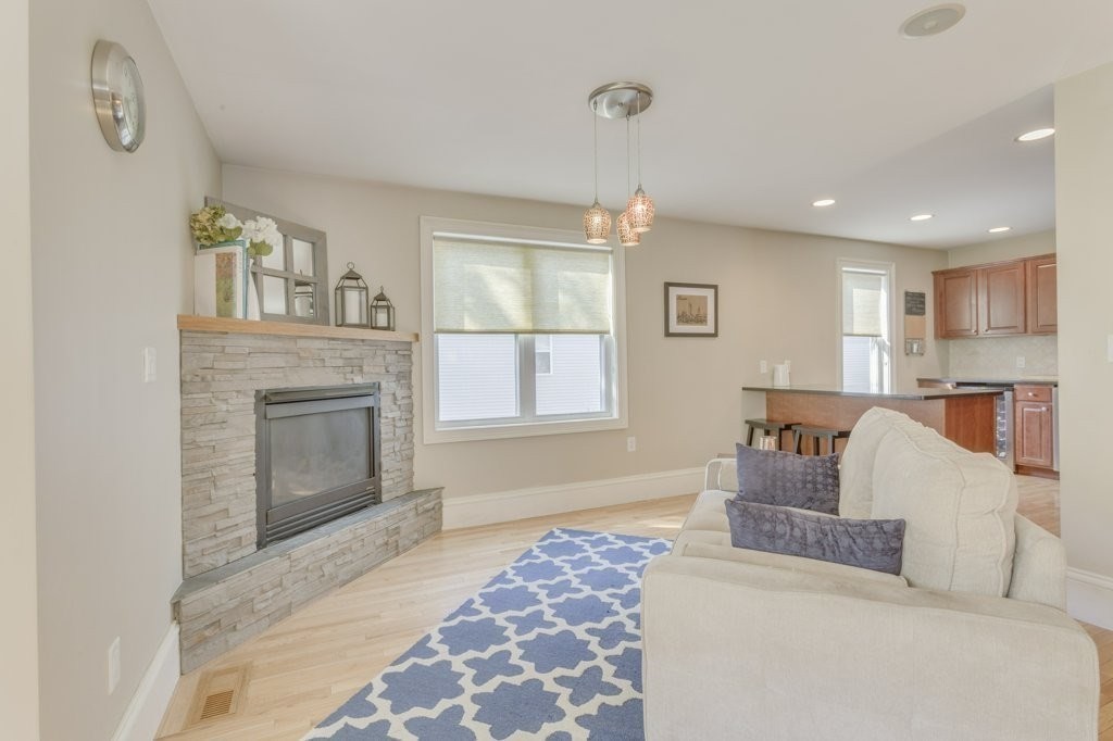 3 bed, 2 bath apartment for rent at 13 Downer Ct Unit 13, Dorchester — photo 1 of 23