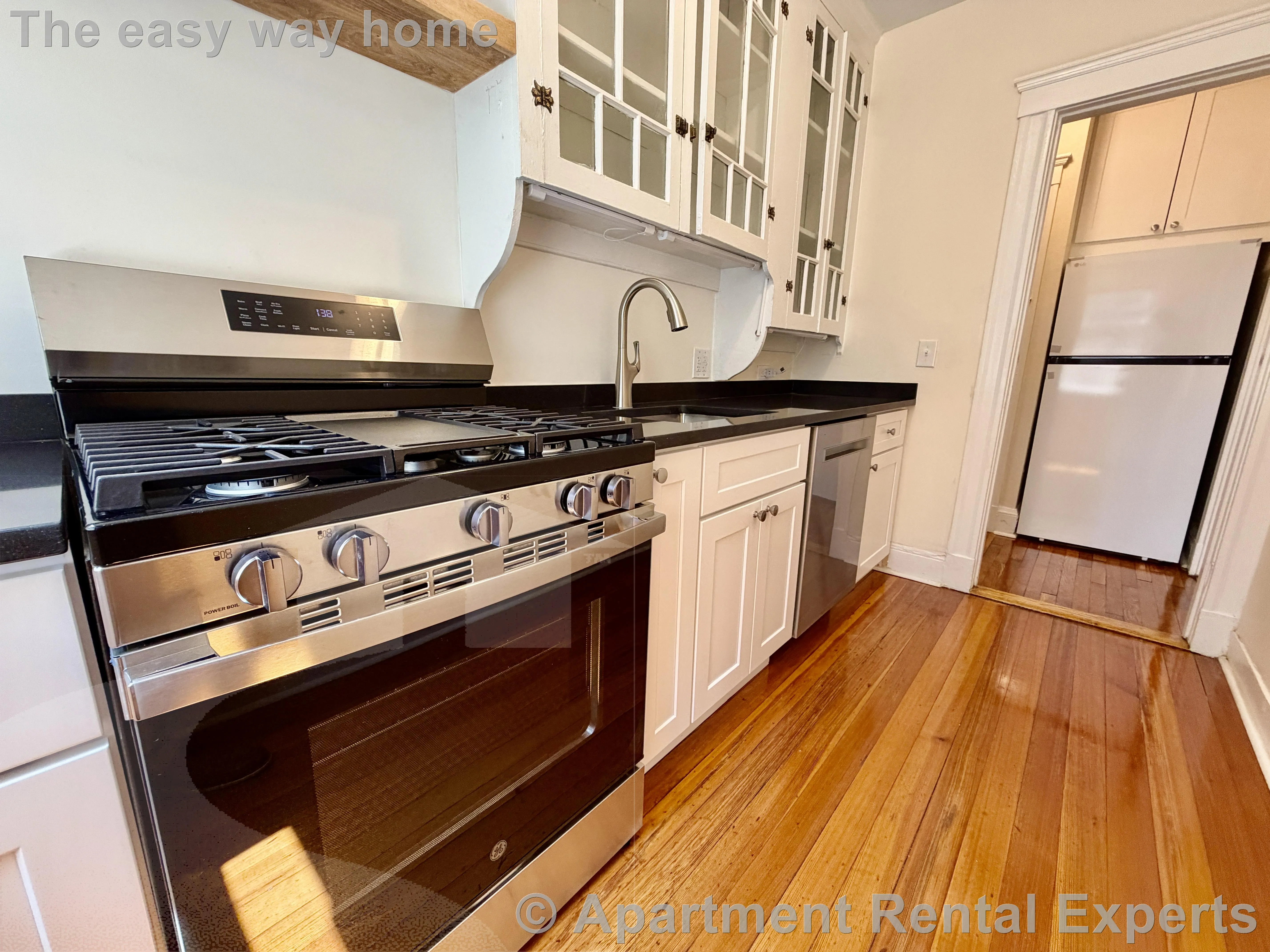 2 bed, 1 bath apartment for rent at 13 Ellery St Unit 1, Mid Cambridge — photo 2 of 15