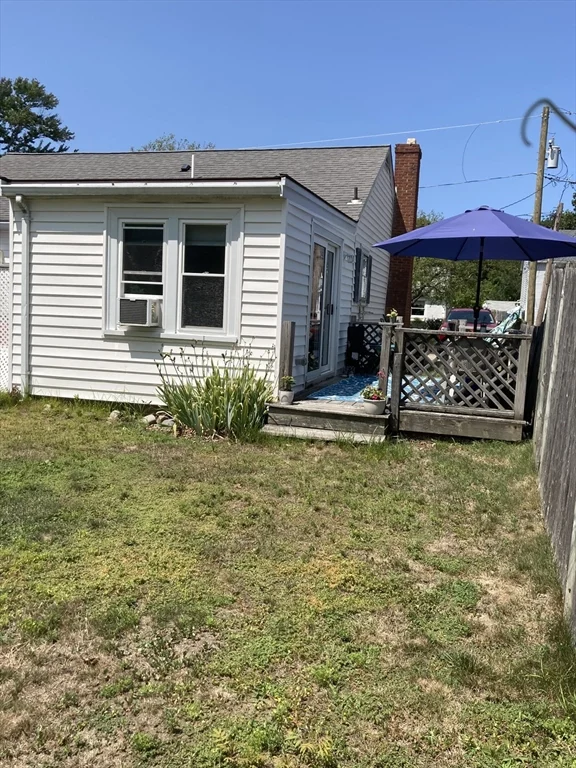2 bed, 1 bath apartment for rent at 13 Ermine, Scituate — photo 6 of 7