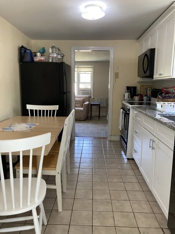 2 bed, 1 bath apartment for rent at 13 Ermine, Scituate — photo 3 of 7