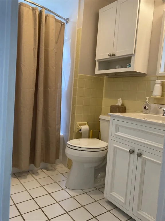 2 bed, 1 bath apartment for rent at 13 Ermine, Scituate — photo 5 of 7