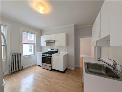 3 bed, 1 bath apartment for rent at 13 Farragut Ave Unit 2, West Somerville — photo 1 of 18