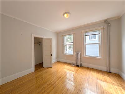 3 bed, 1 bath apartment for rent at 13 Farragut Ave Unit 2, West Somerville — photo 11 of 18