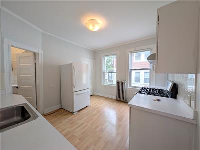 3 bed, 1 bath apartment for rent at 13 Farragut Ave Unit 2, West Somerville — photo 2 of 18