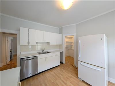 3 bed, 1 bath apartment for rent at 13 Farragut Ave Unit 2, West Somerville — photo 4 of 18