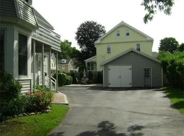 2 bed, 1 bath apartment for rent at 13 Florence St Unit 1, Natick — photo 2 of 12