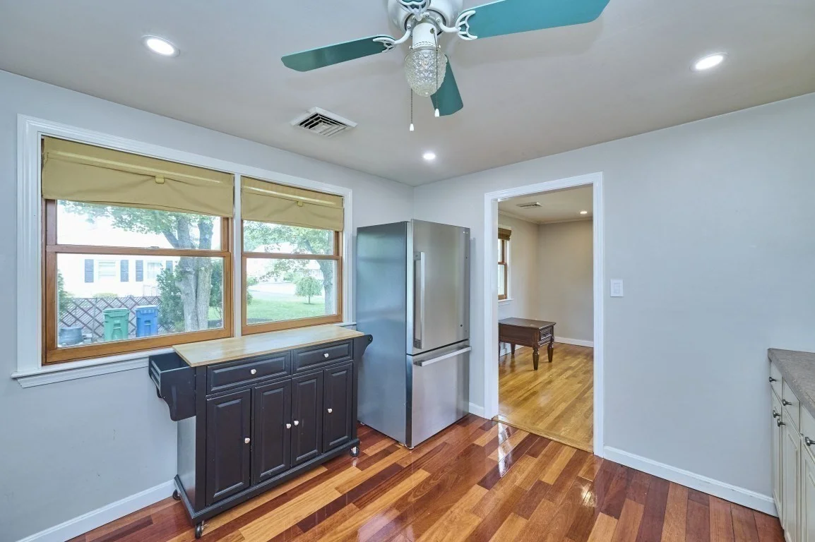 3 bed, 1 bath apartment for rent at 13 Forbes Ave, Burlington — photo 8 of 28