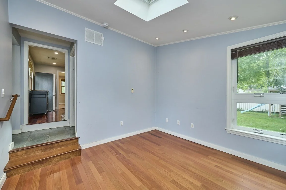 3 bed, 1 bath apartment for rent at 13 Forbes Ave, Burlington — photo 10 of 28