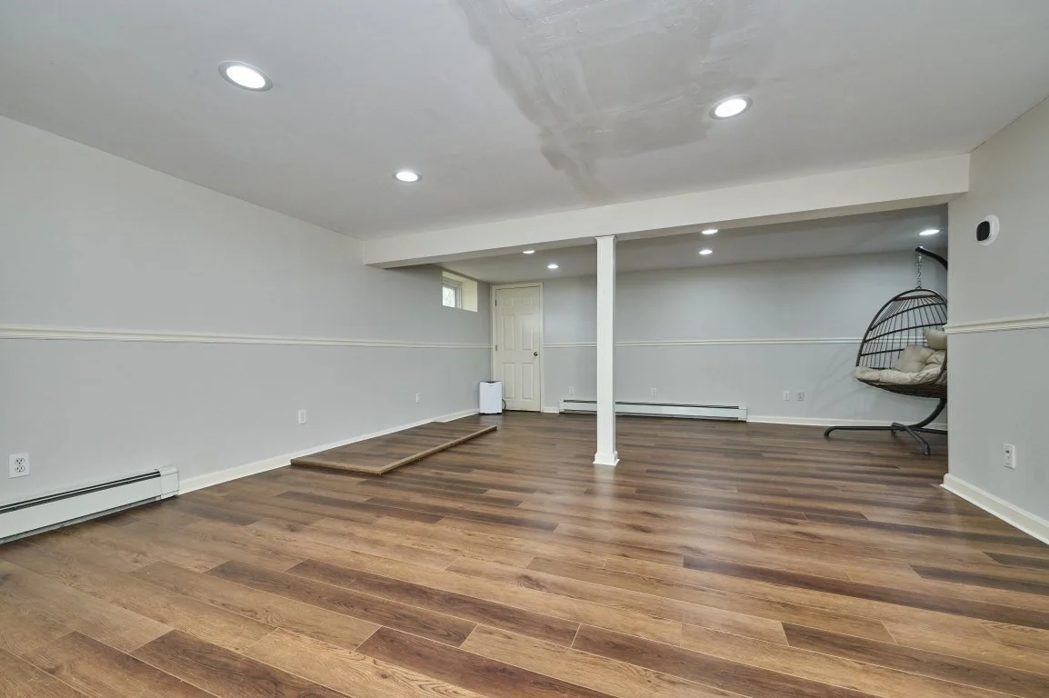 3 bed, 1 bath apartment for rent at 13 Forbes Ave, Burlington — photo 19 of 28