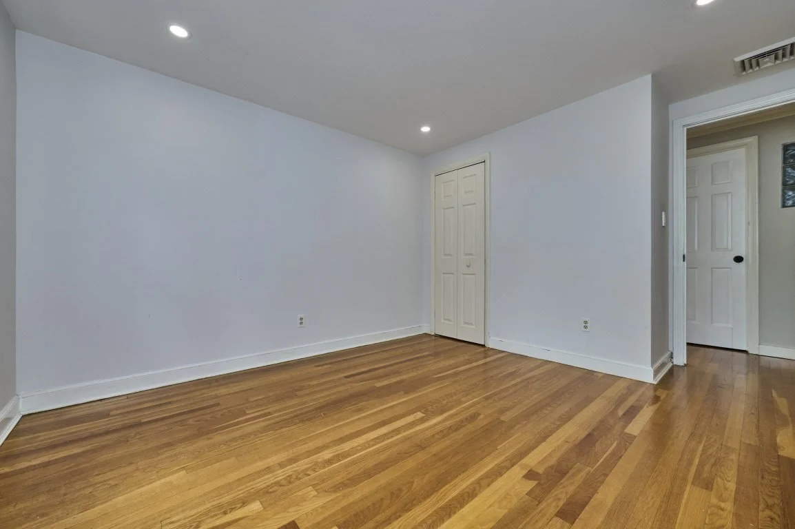 3 bed, 1 bath apartment for rent at 13 Forbes Ave, Burlington — photo 15 of 28