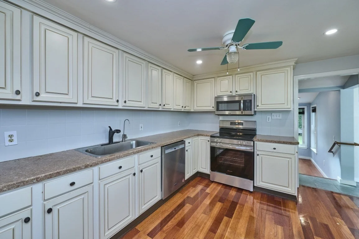 3 bed, 1 bath apartment for rent at 13 Forbes Ave, Burlington — photo 7 of 28