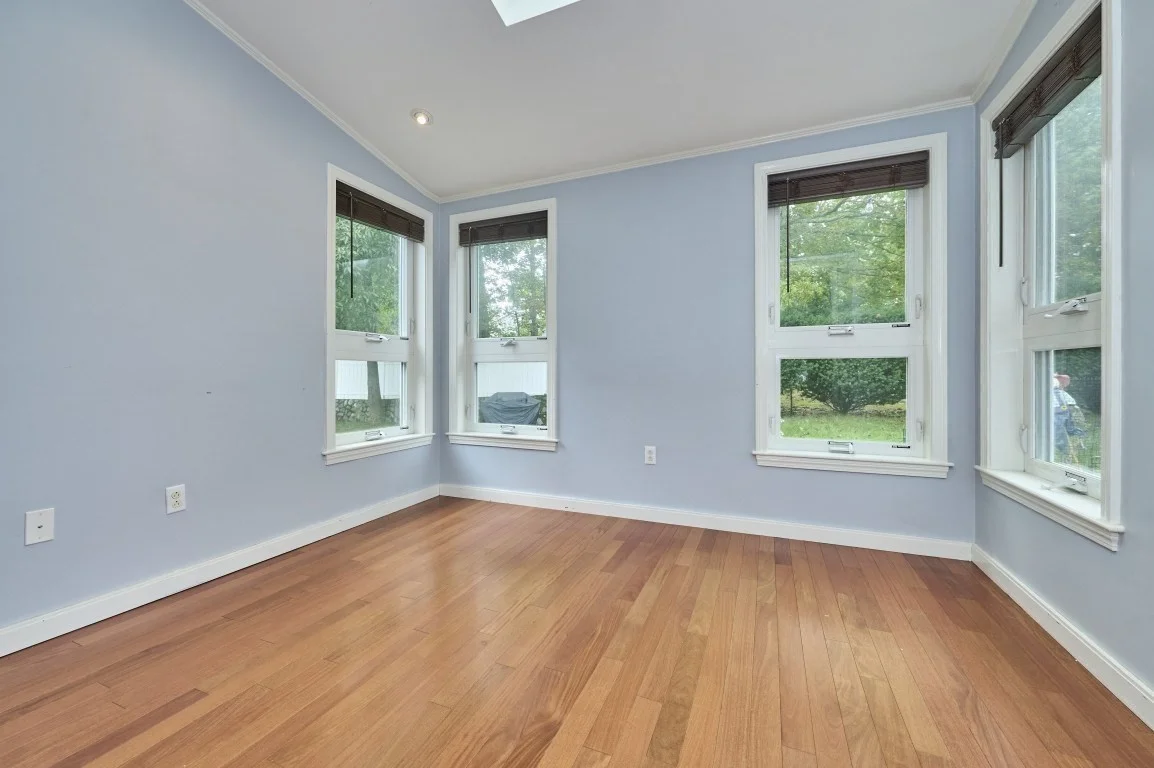 3 bed, 1 bath apartment for rent at 13 Forbes Ave, Burlington — photo 9 of 28