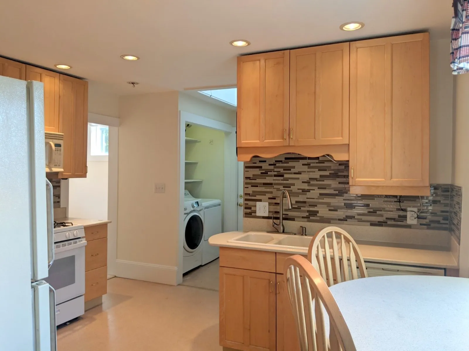 1.5 bed, 1 bath apartment for rent at 13 Garden Ter Unit 13, Malden — photo 1 of 29