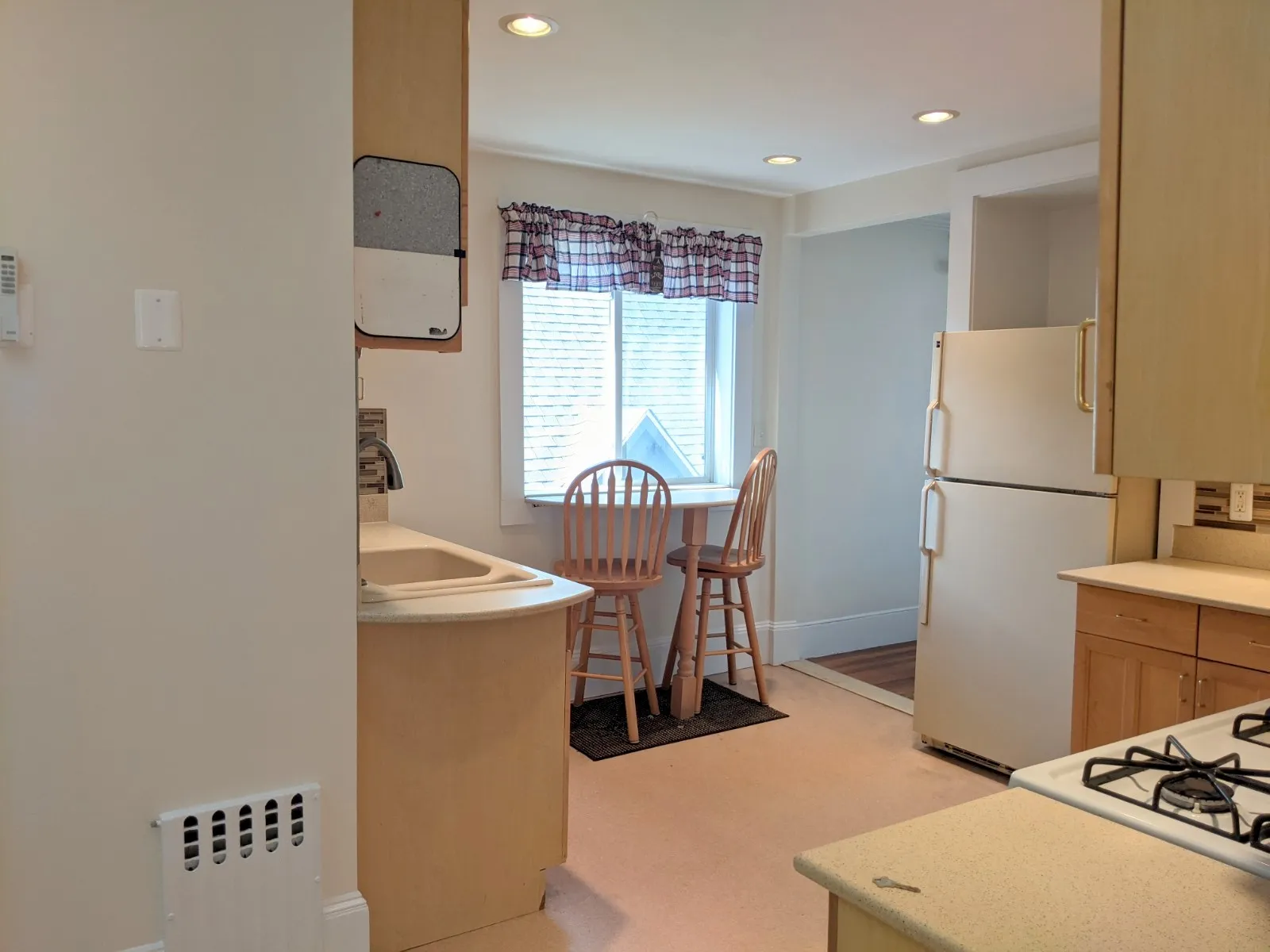1.5 bed, 1 bath apartment for rent at 13 Garden Ter Unit 13, Malden — photo 4 of 29