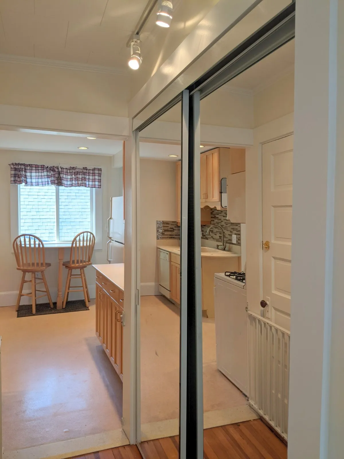1.5 bed, 1 bath apartment for rent at 13 Garden Ter Unit 13, Malden — photo 14 of 29