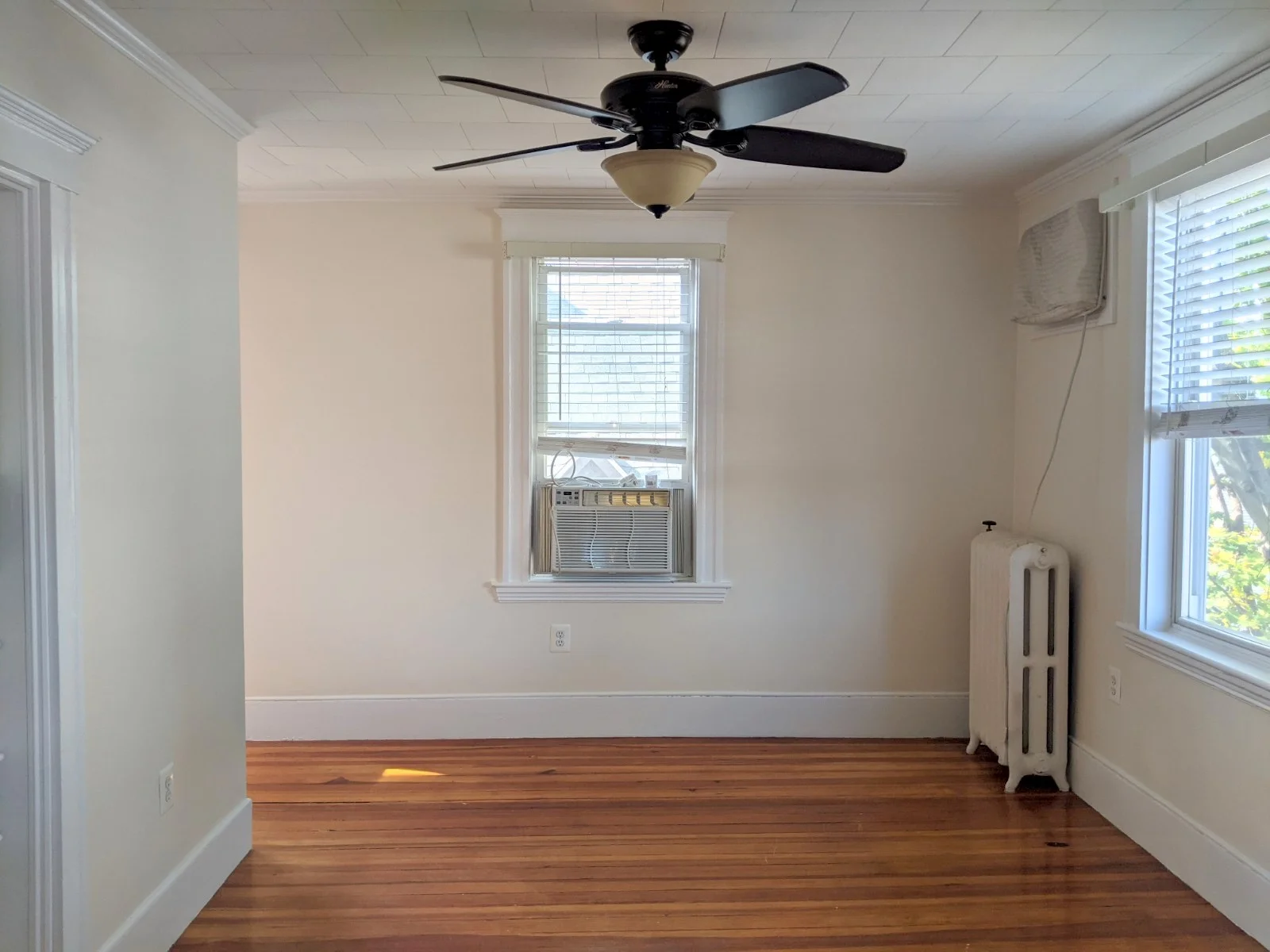 1.5 bed, 1 bath apartment for rent at 13 Garden Ter Unit 2, Malden — photo 17 of 26