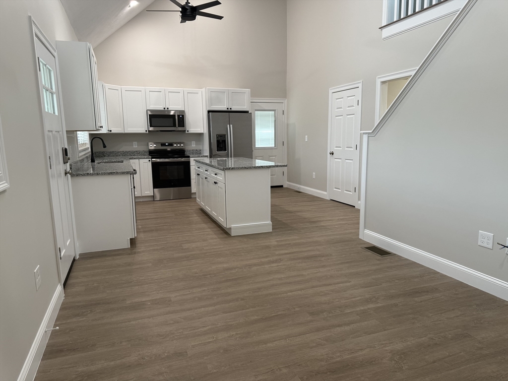2 bed, 1 bath apartment for rent at 13 Glacier Path Unit 13, Middleboro — photo 6 of 15
