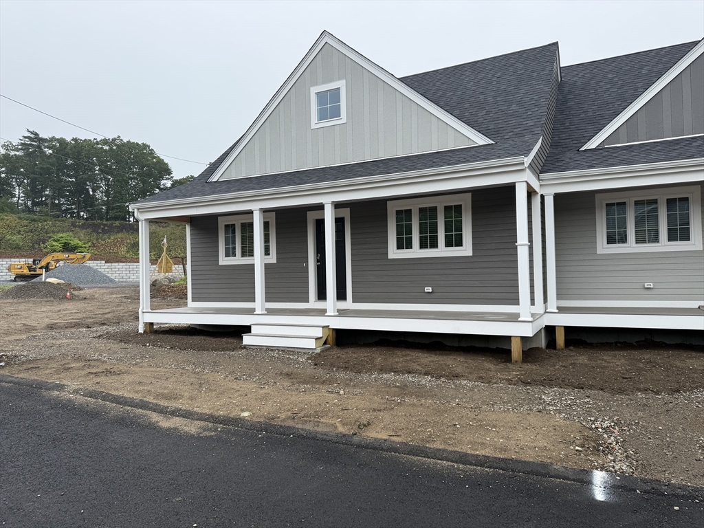 2 bed, 1 bath apartment for rent at 13 Glacier Path Unit 13, Middleboro — photo 1 of 15