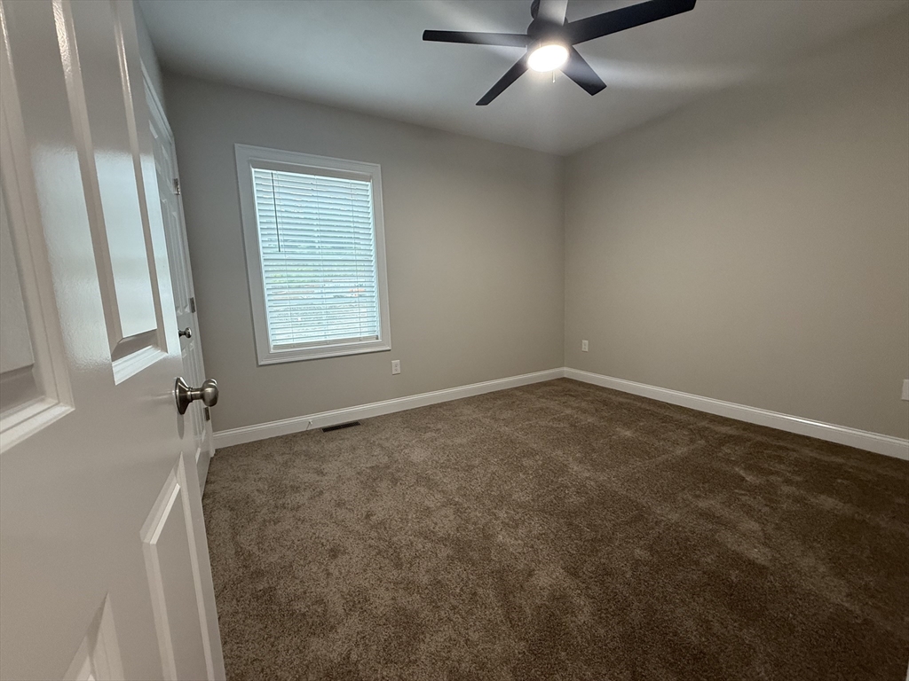 2 bed, 1 bath apartment for rent at 13 Glacier Path Unit 13, Middleboro — photo 10 of 15