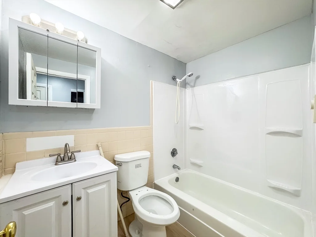 1 bed, 1 bath apartment for rent at 13 Granite St Unit 11, Methuen — photo 5 of 11