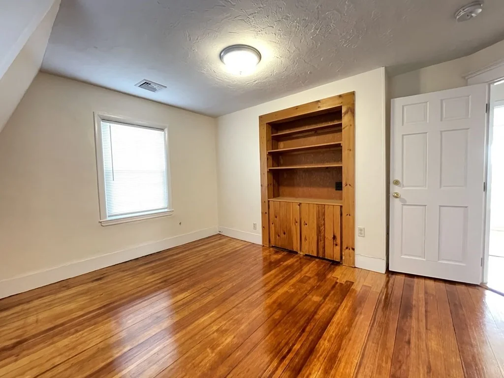 2 bed, 1 bath apartment for rent at 13 Grant Pl Unit 2, Quincy — photo 10 of 10