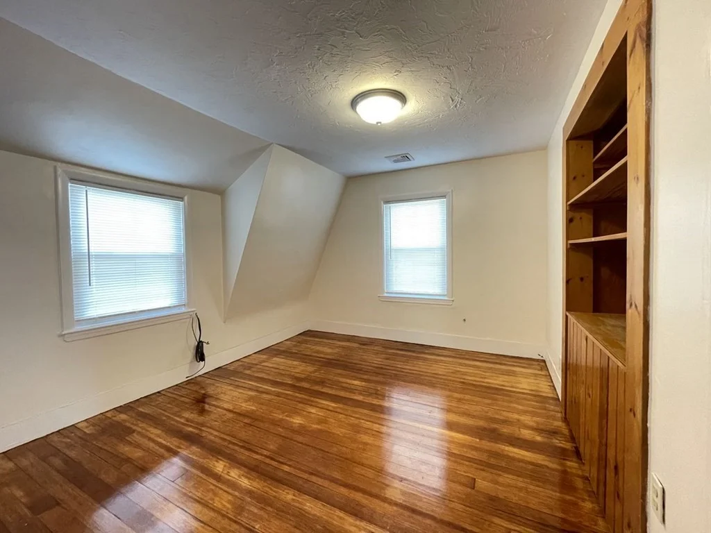 2 bed, 1 bath apartment for rent at 13 Grant Pl Unit 2, Quincy — photo 9 of 10