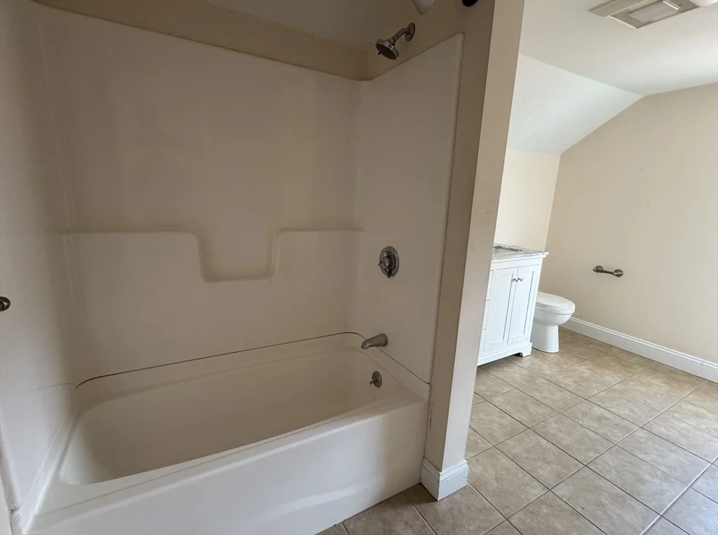 4 bed, 2 bath apartment for rent at 13 Grant St Unit 2, Dorchester — photo 11 of 21