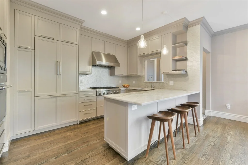 4 bed, 4+ bath apartment for rent at 13 Greenough Ave, Mid Cambridge — photo 14 of 39