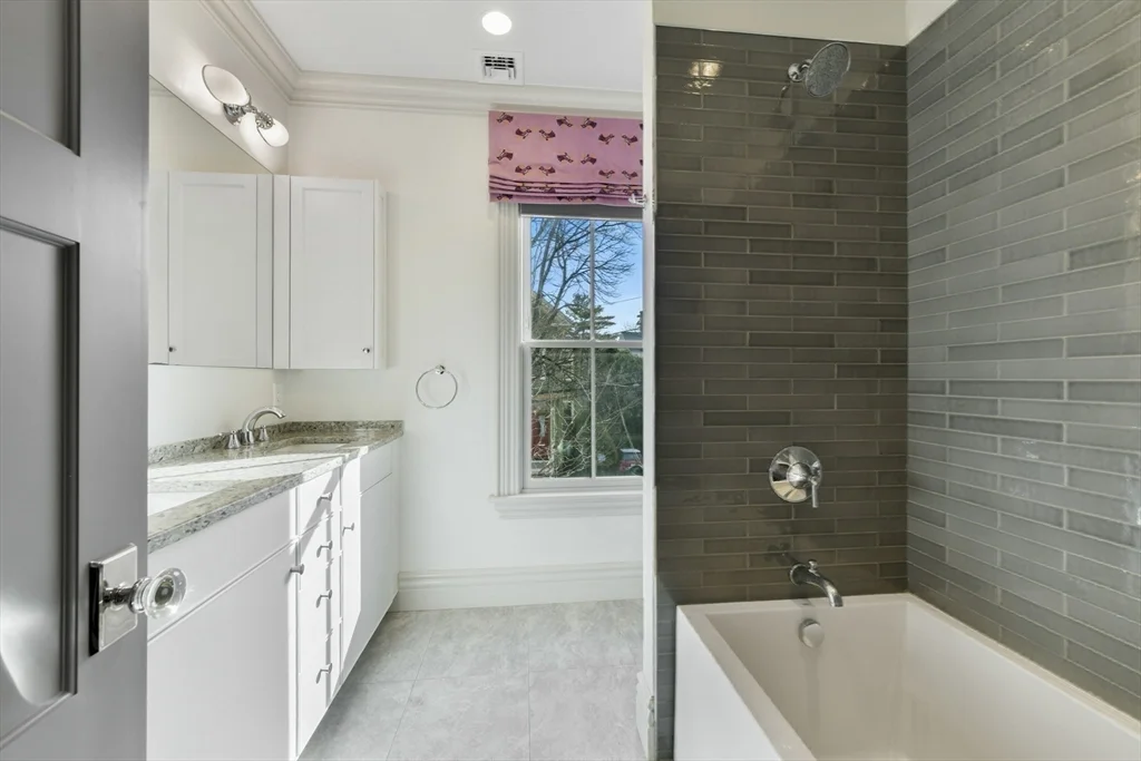 4 bed, 4+ bath apartment for rent at 13 Greenough Ave, Mid Cambridge — photo 20 of 39