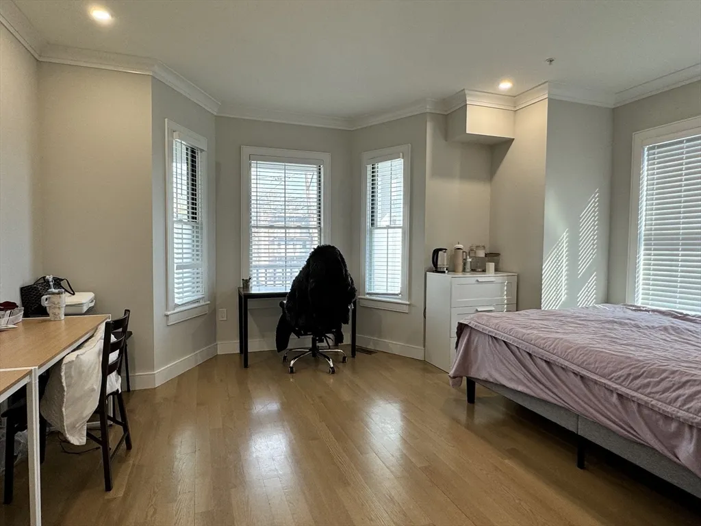 2 bed, 1 bath apartment for rent at 13 Greylock Rd Unit 1, Allston — photo 6 of 11