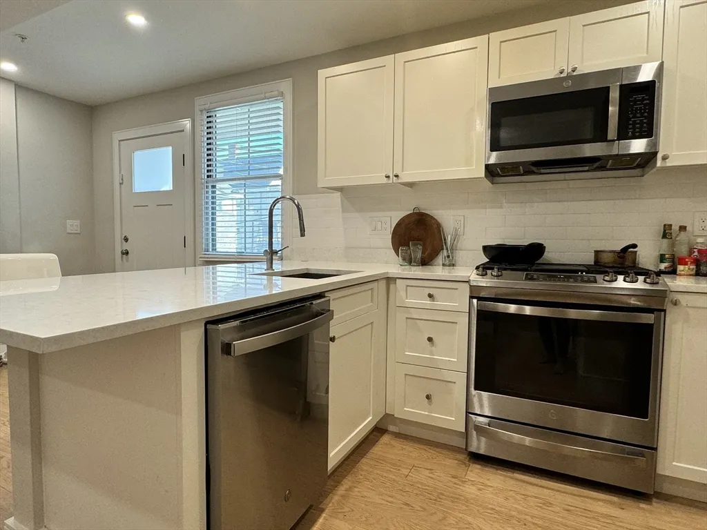 2 bed, 1 bath apartment for rent at 13 Greylock Rd Unit 1, Allston — photo 4 of 11