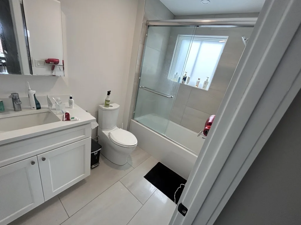 4 bed, 2 bath apartment for rent at 13 Greylock Rd Unit 3, Allston — photo 8 of 14