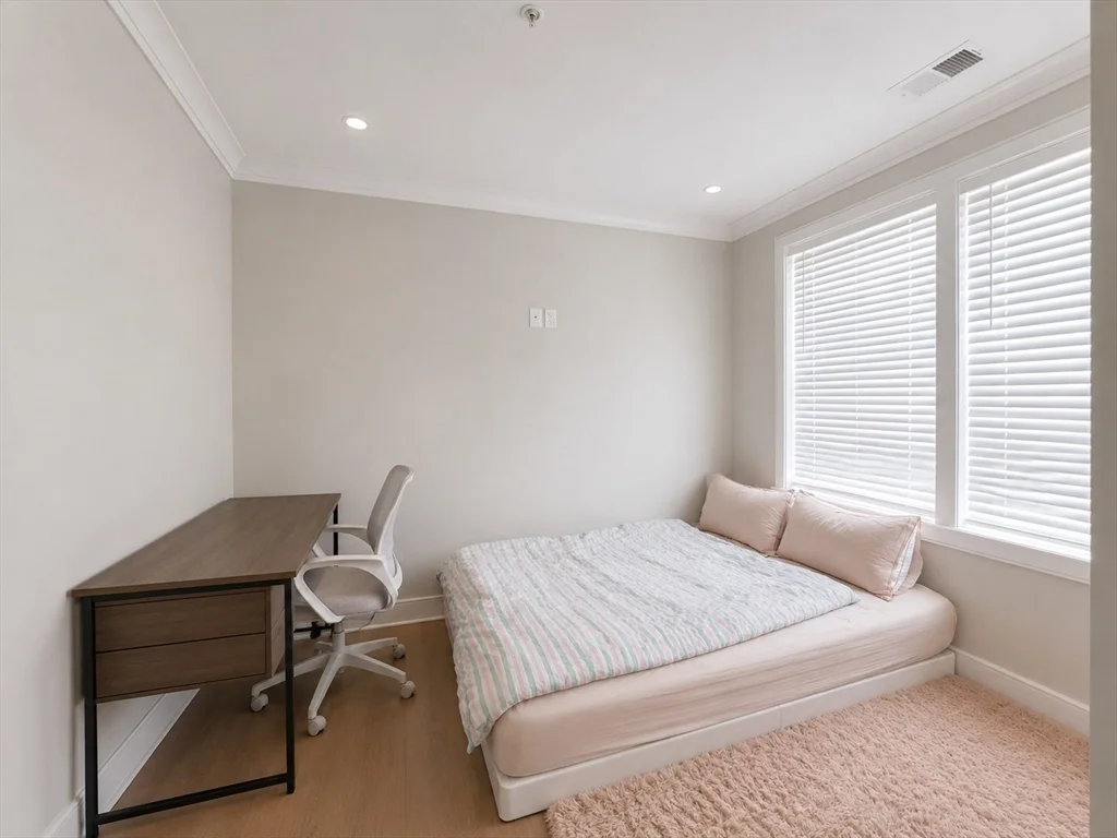 4 bed, 2 bath apartment for rent at 13 Greylock Rd Unit 3, Allston — photo 11 of 14