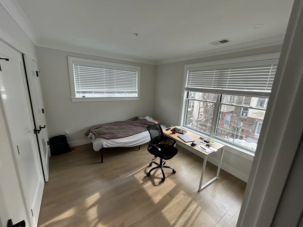 4 bed, 2 bath apartment for rent at 13 Greylock Rd Unit 3, Allston — photo 6 of 14