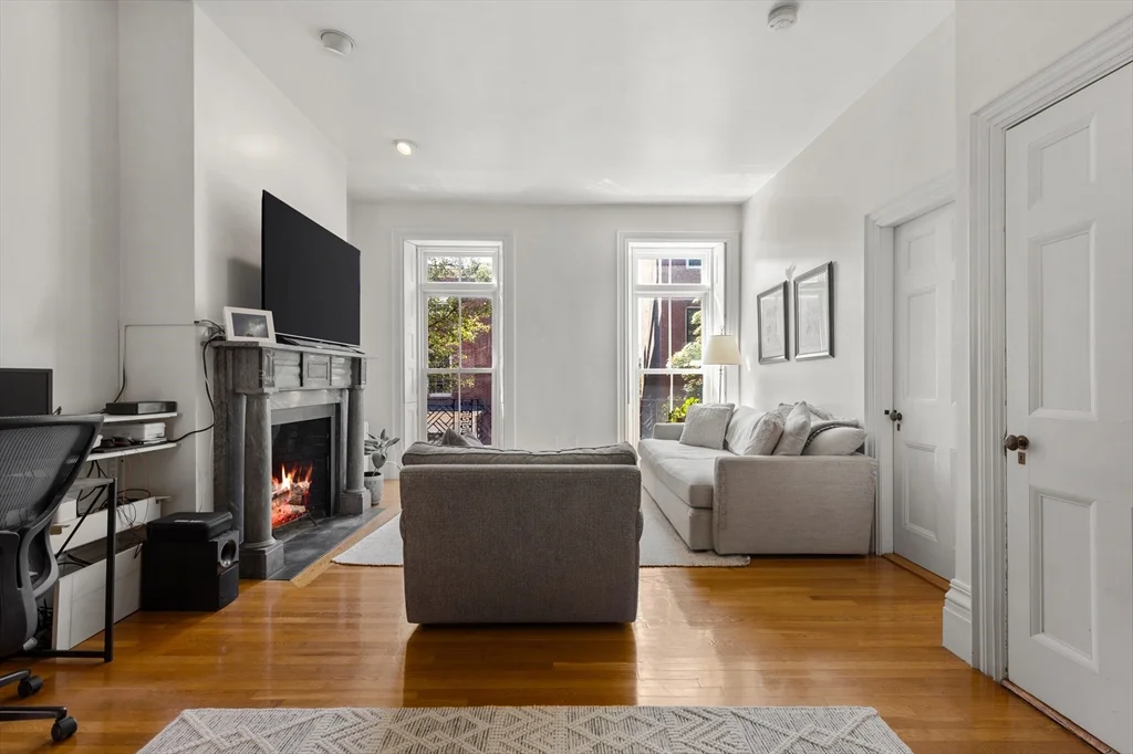 2 bed, 1 bath apartment for rent at 13 Harvard Unit 2, Charlestown — photo 2 of 19