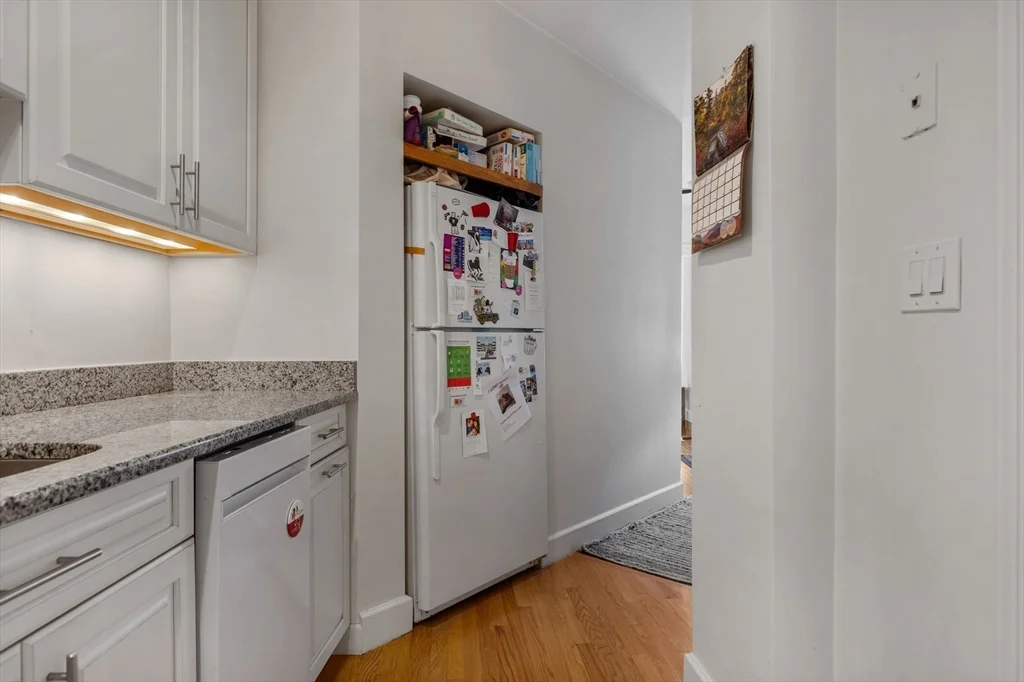 2 bed, 1 bath apartment for rent at 13 Harvard Unit 2, Charlestown — photo 8 of 19