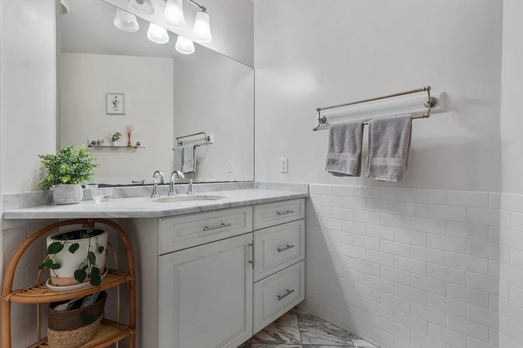 2 bed, 1 bath apartment for rent at 13 Harvard Unit 2, Charlestown — photo 14 of 19