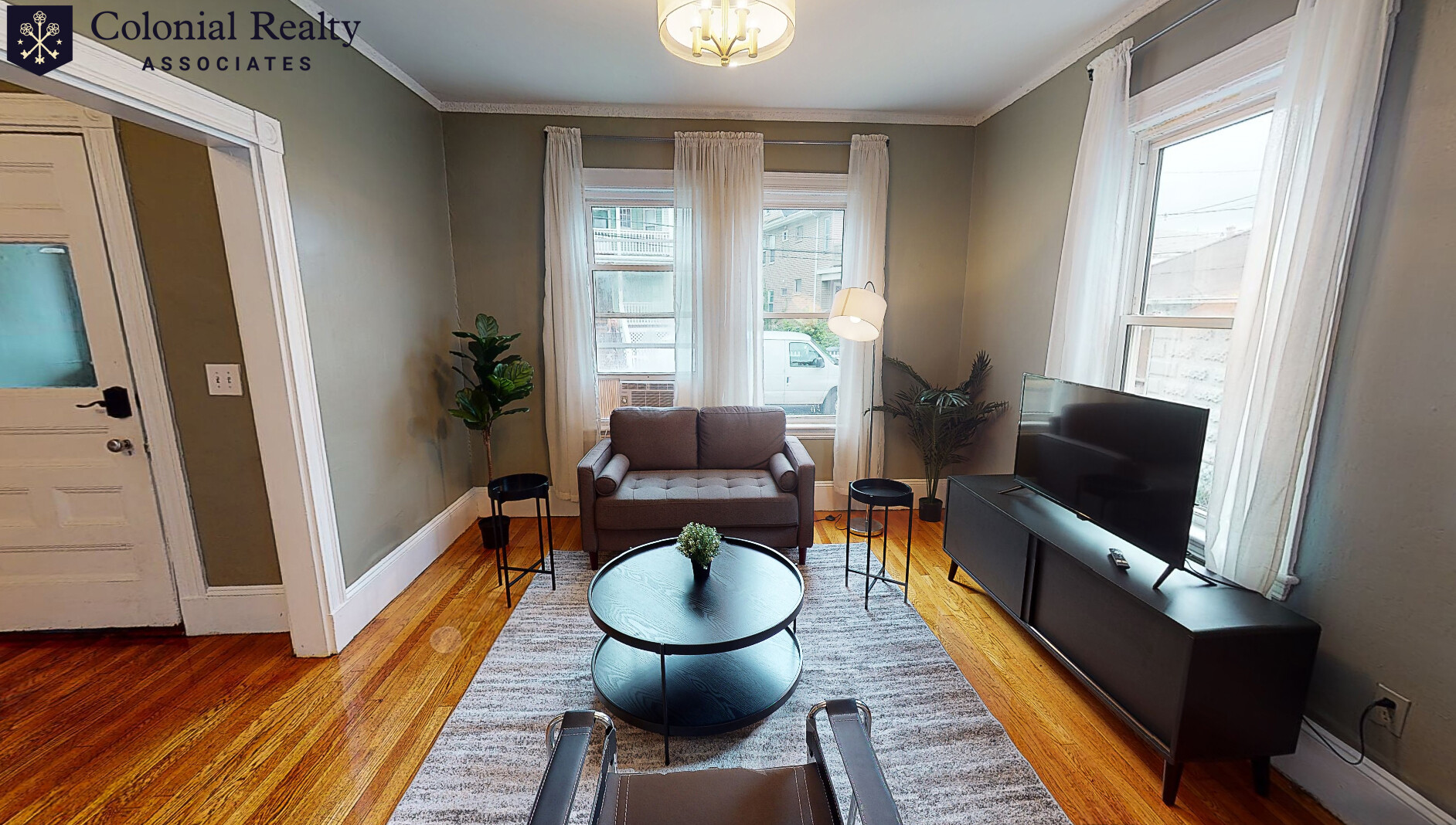6 bed, 2 bath apartment for rent at 13 Haskell St Unit 4, Allston — photo 3 of 50