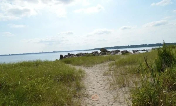 3 bed, 1 bath apartment for rent at 13 Hathaway St, Sconticut Neck — photo 33 of 36