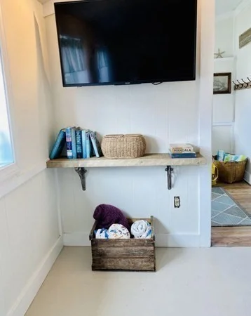 3 bed, 1 bath apartment for rent at 13 Hathaway St, Sconticut Neck — photo 9 of 36