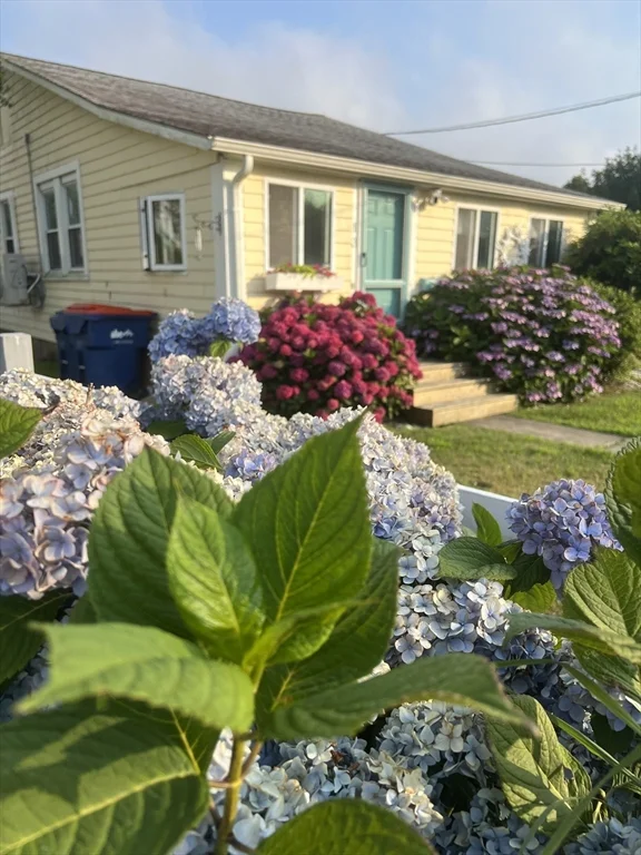 3 bed, 1 bath apartment for rent at 13 Hathaway St Unit 1, Fairhaven — photo 3 of 28