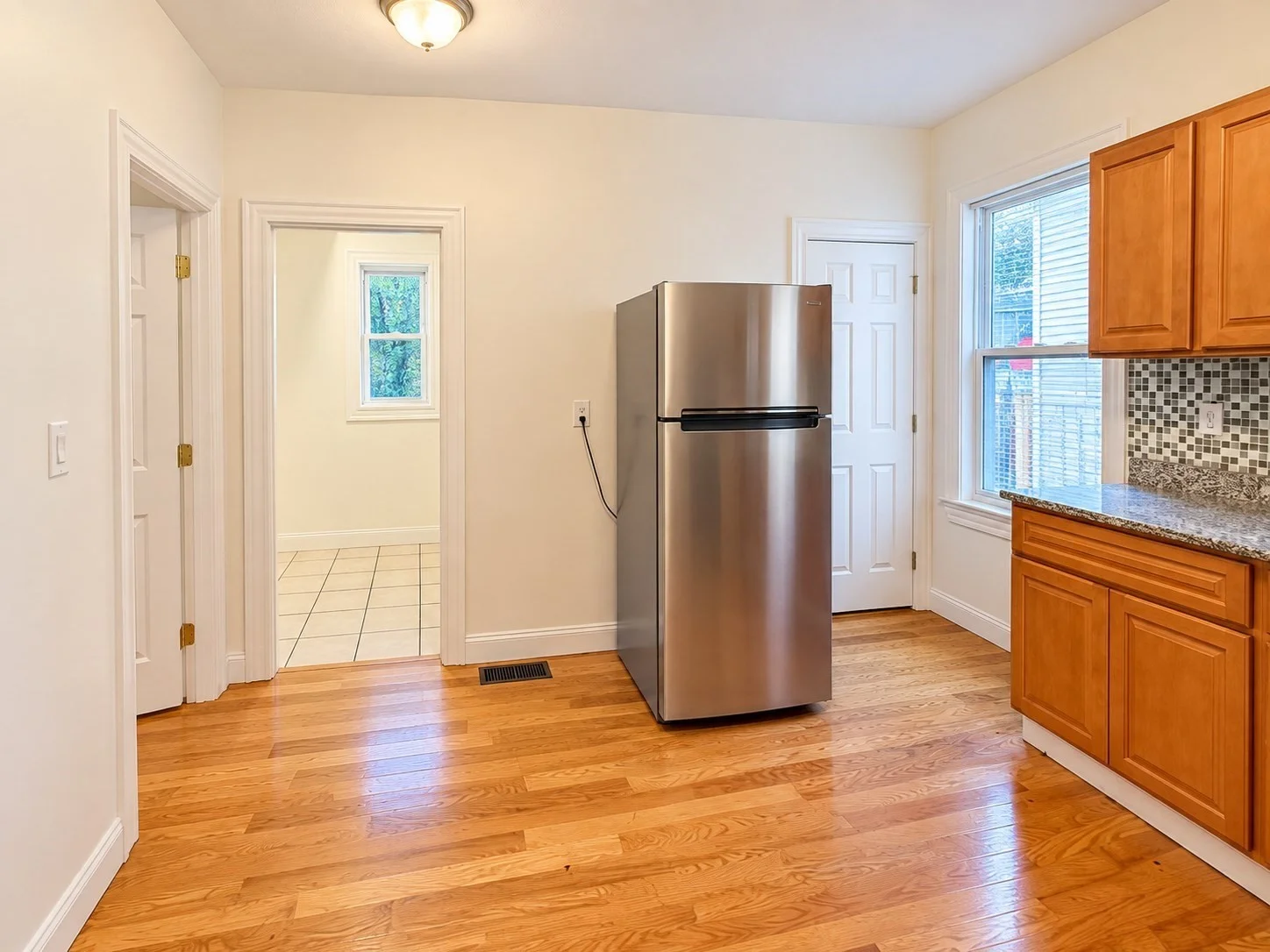 3 bed, 1 bath apartment for rent at 13 Hendry St Unit 1 A, Dorchester — photo 8 of 33