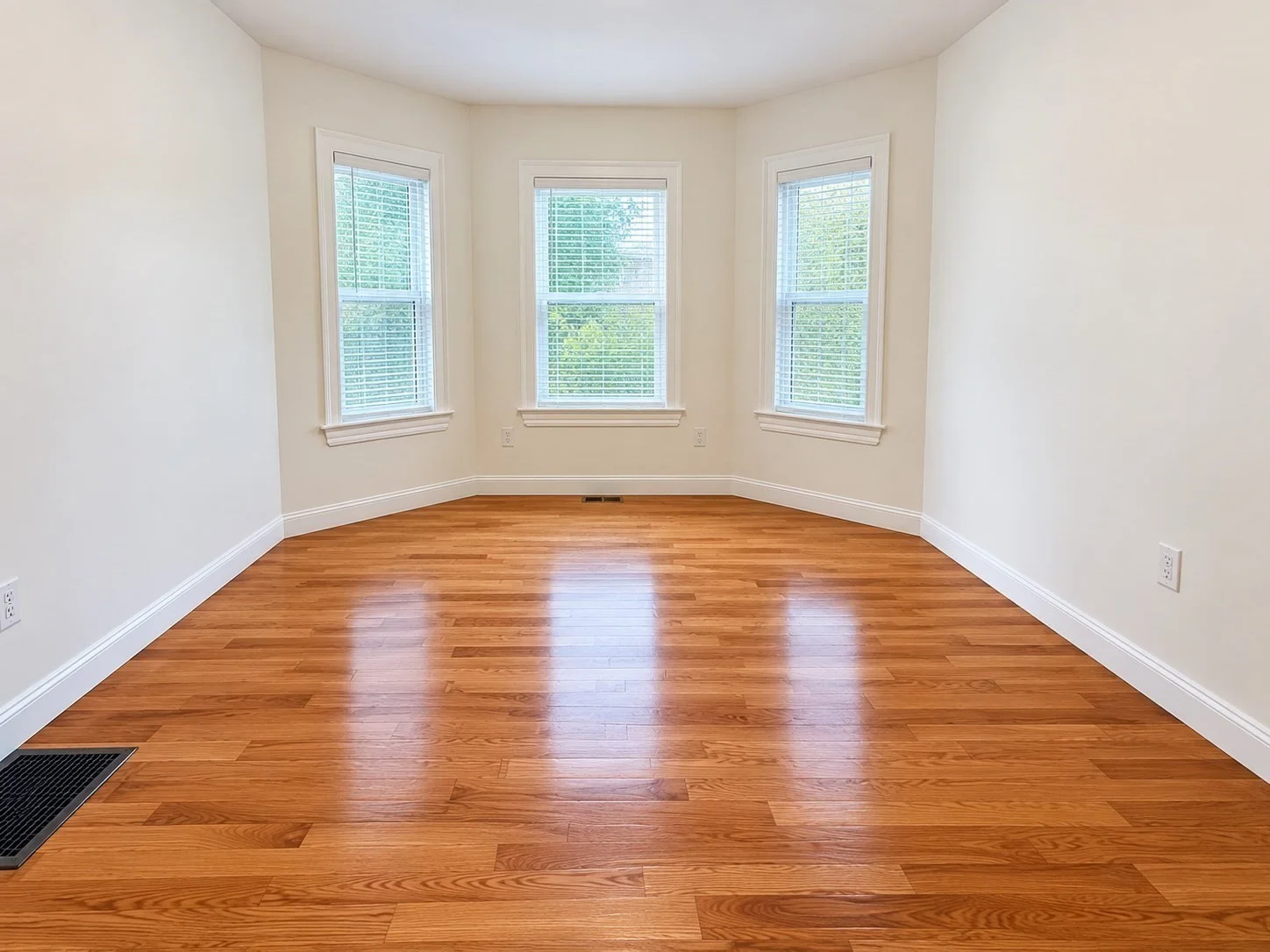 3 bed, 1 bath apartment for rent at 13 Hendry St Unit 1 A, Dorchester — photo 2 of 33