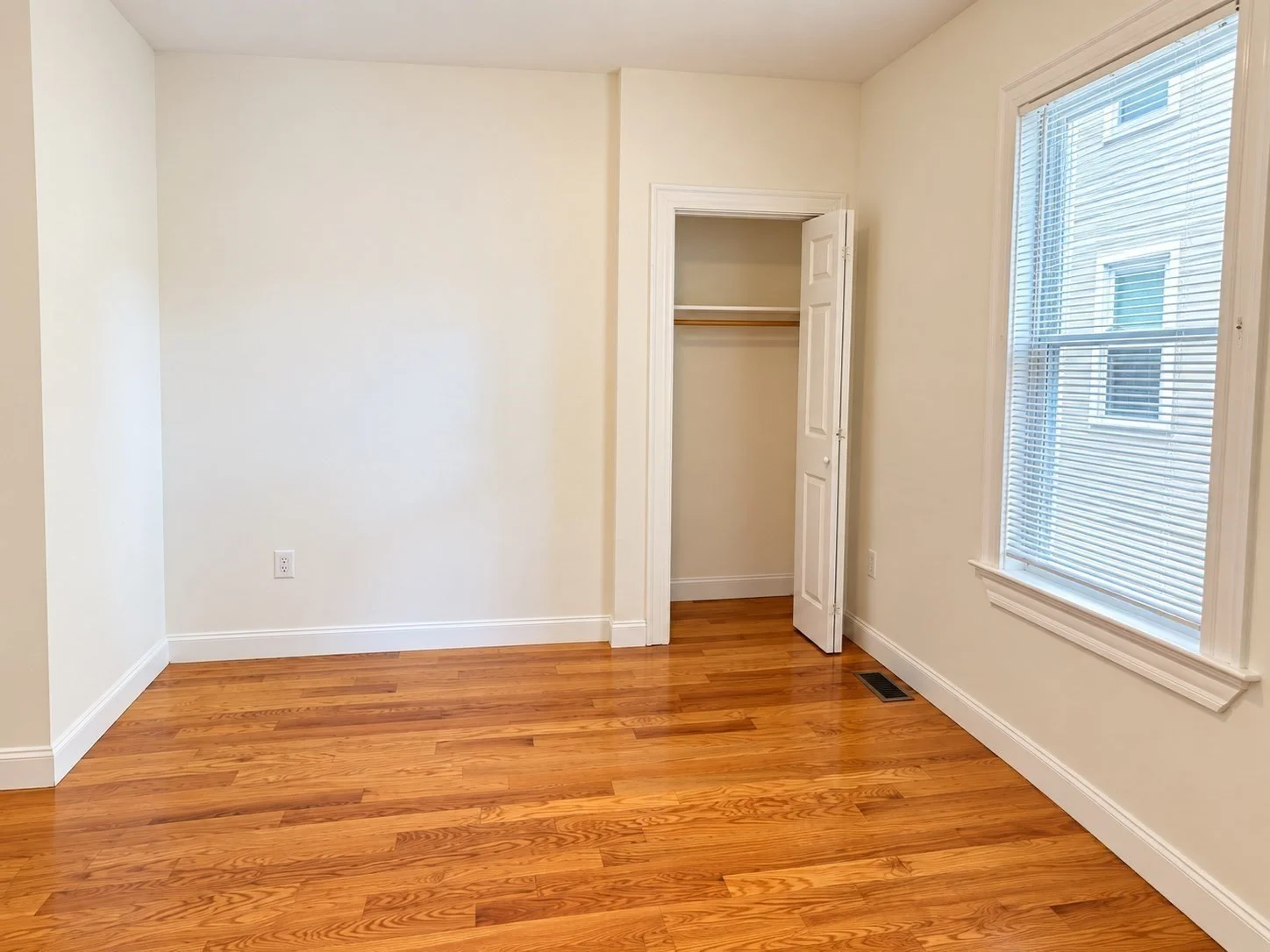 3 bed, 1 bath apartment for rent at 13 Hendry St Unit 3, Dorchester — photo 18 of 30