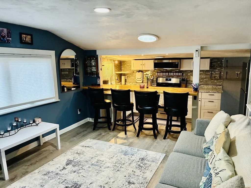 2 bed, 1 bath apartment for rent at 13 Hideaway Village Unit G, Bourne — photo 9 of 12