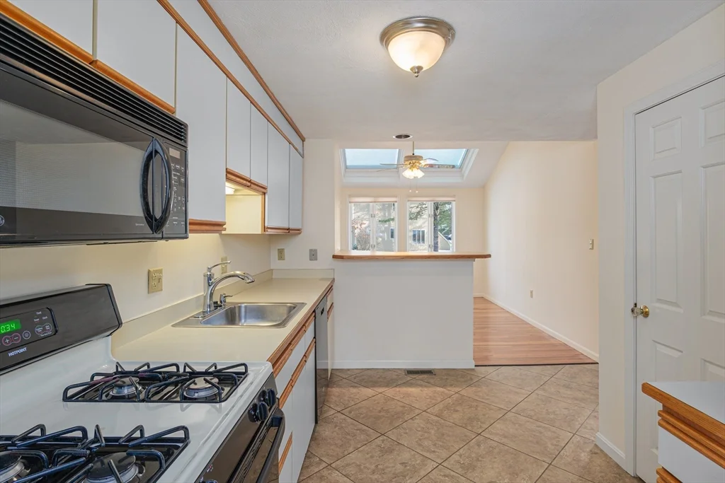 2 bed, 2 bath apartment for rent at 13 Iris Way Unit 21, Haverhill — photo 14 of 26